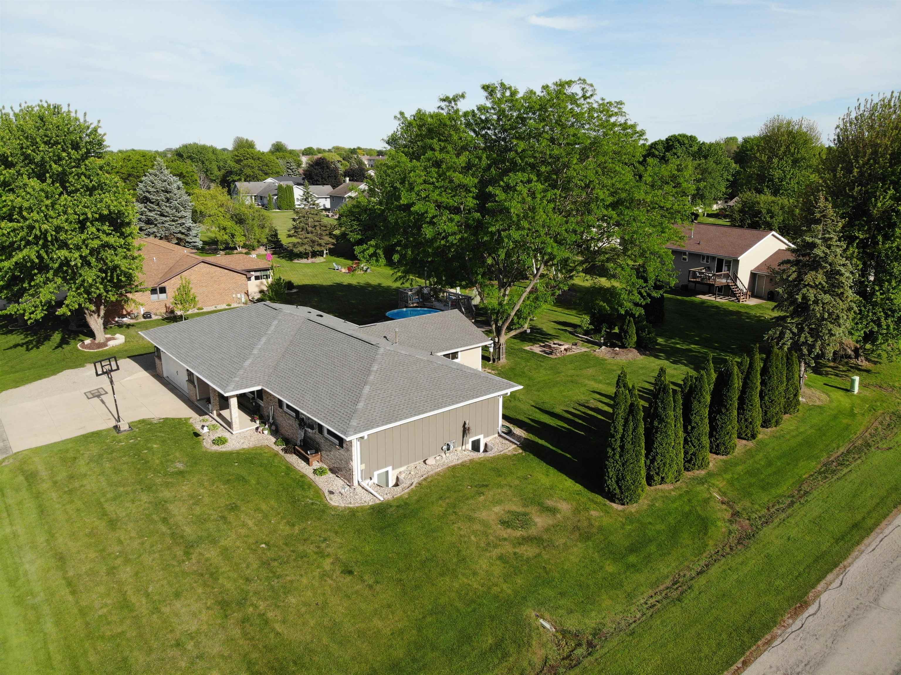 W2593 Colonial Court Appleton, WI 54915 - Photo 37 of 45