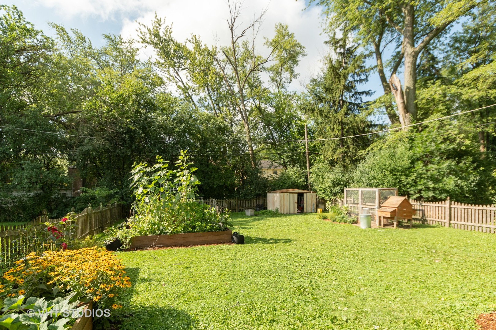 2321 Hawthorne Road Homewood, IL 60430 - Photo 11 of 11 a house view with a sitting space