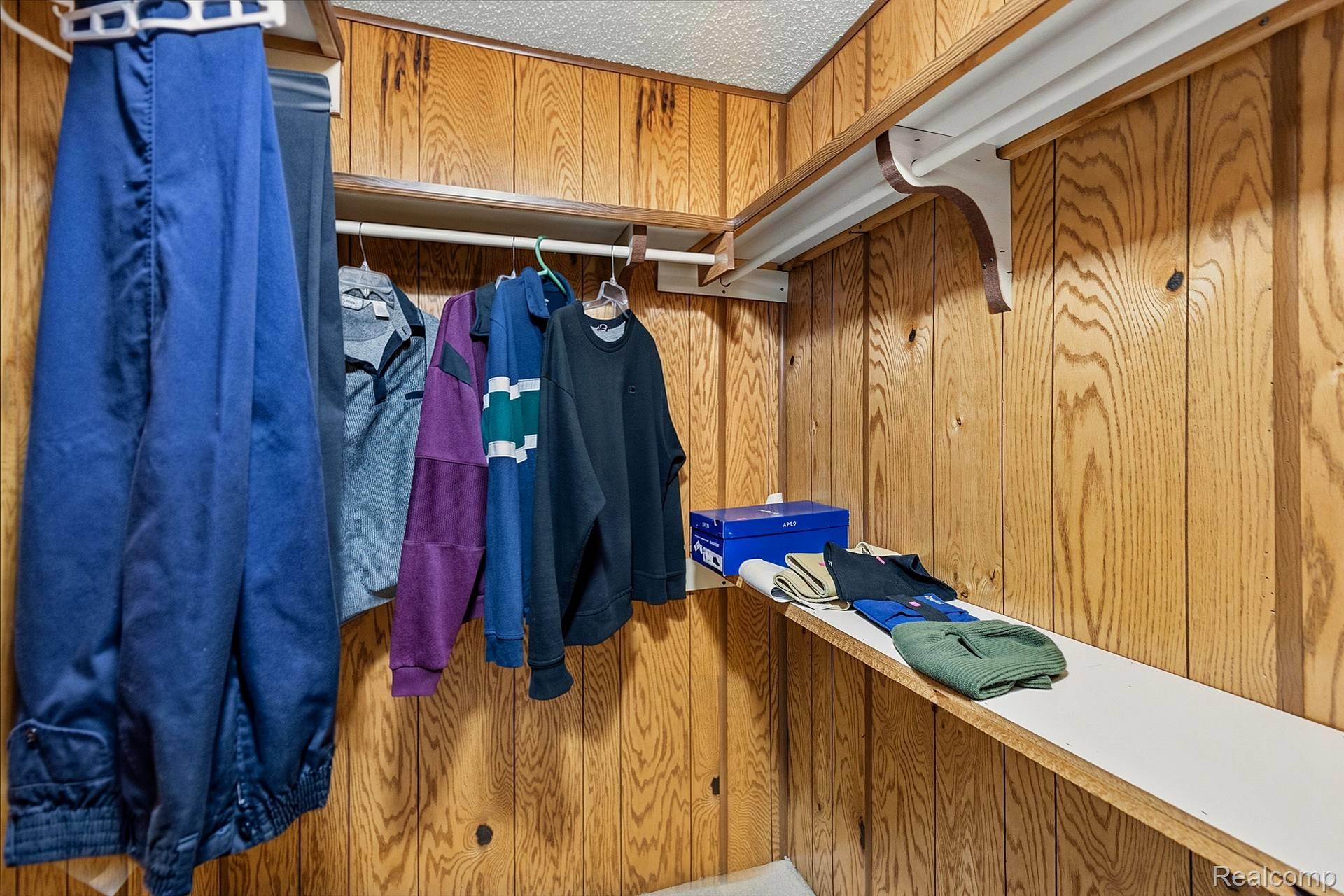 70919 Coon Creek Road Armada, MI 48005 - Photo 32 of 50 View of walk in closet