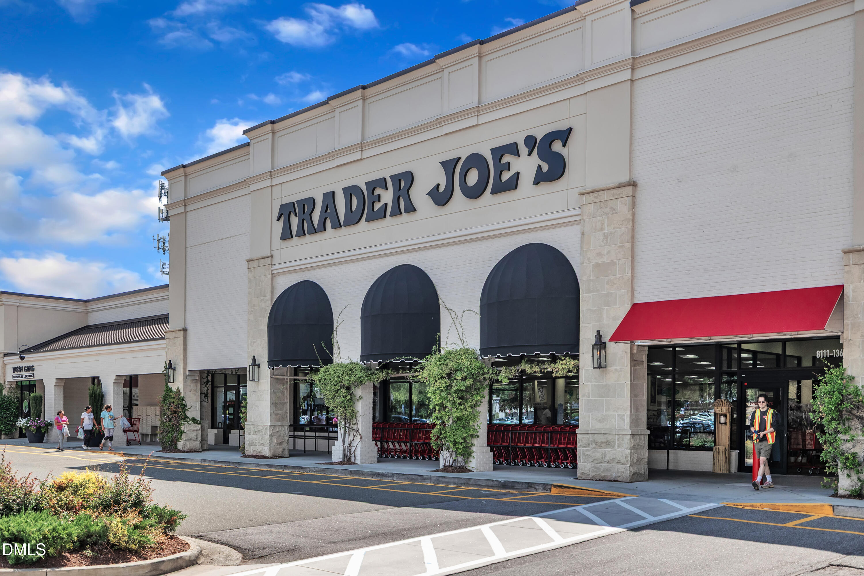 8004 Broad Street Raleigh, NC 27613 - Photo 9 of 11 a front view of a building with street