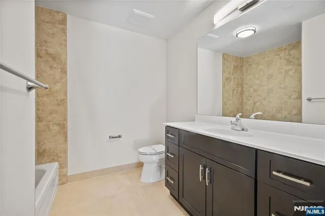 $3,350 | 69 Main Street, Unit 1503, Fort Lee, NJ 07024