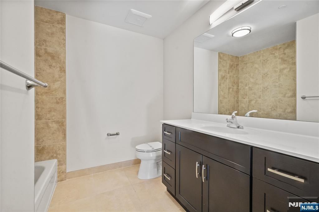 69 Main Street, Unit 1503 Fort Lee, NJ 07024 - Photo 8 of 14