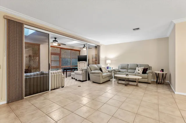 $550,000 | 6757 Via Regina, Unit 3, Boca Raton, FL 33433