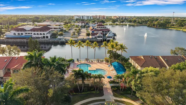 $550,000 | 6757 Via Regina, Unit 3, Boca Raton, FL 33433