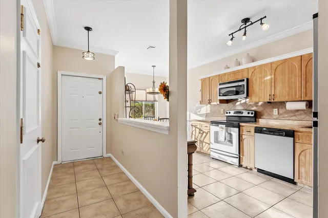 $550,000 | 6757 Via Regina, Unit 3, Boca Raton, FL 33433