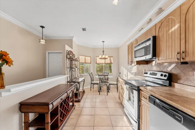 $550,000 | 6757 Via Regina, Unit 3, Boca Raton, FL 33433