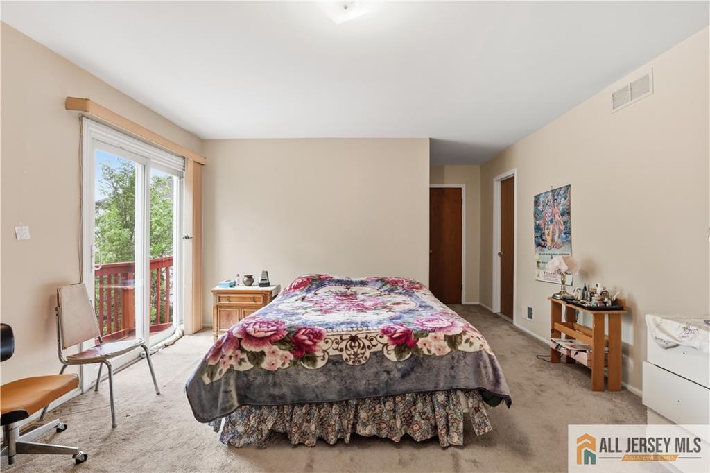 40 La Valencia Road Old Bridge, NJ 08857 - Photo 16 of 25 Gallery Image 16