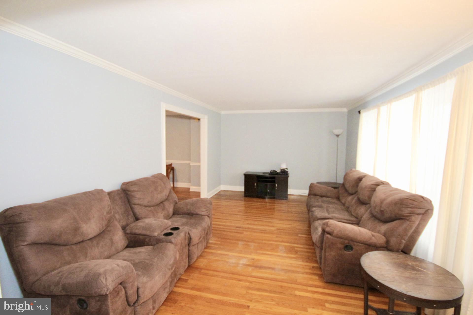 1703 Pin Oak Road Williamstown, NJ 08094 - Photo 4 of 24 Gallery Image 4