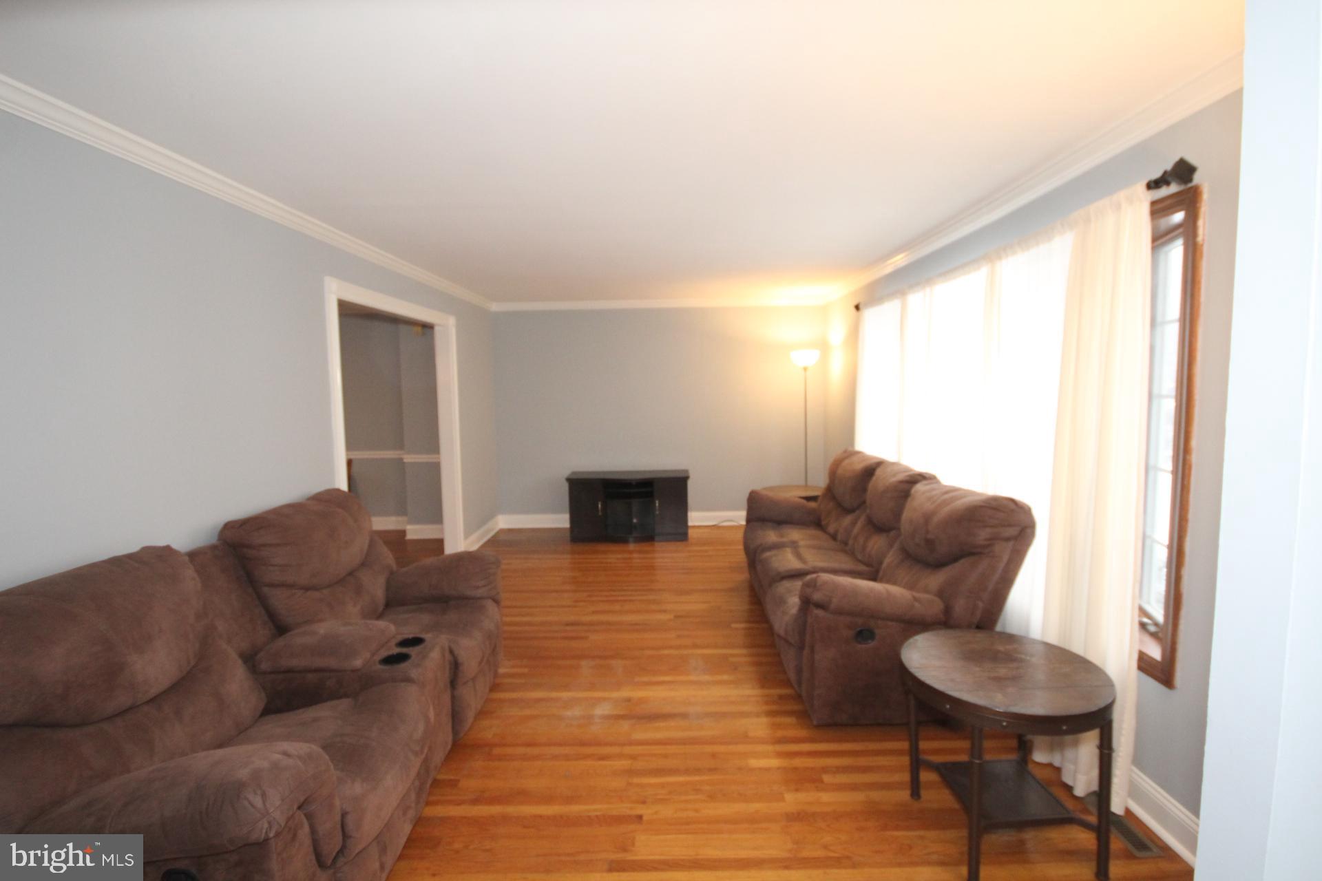 1703 Pin Oak Road Williamstown, NJ 08094 - Photo 6 of 24 Gallery Image 6