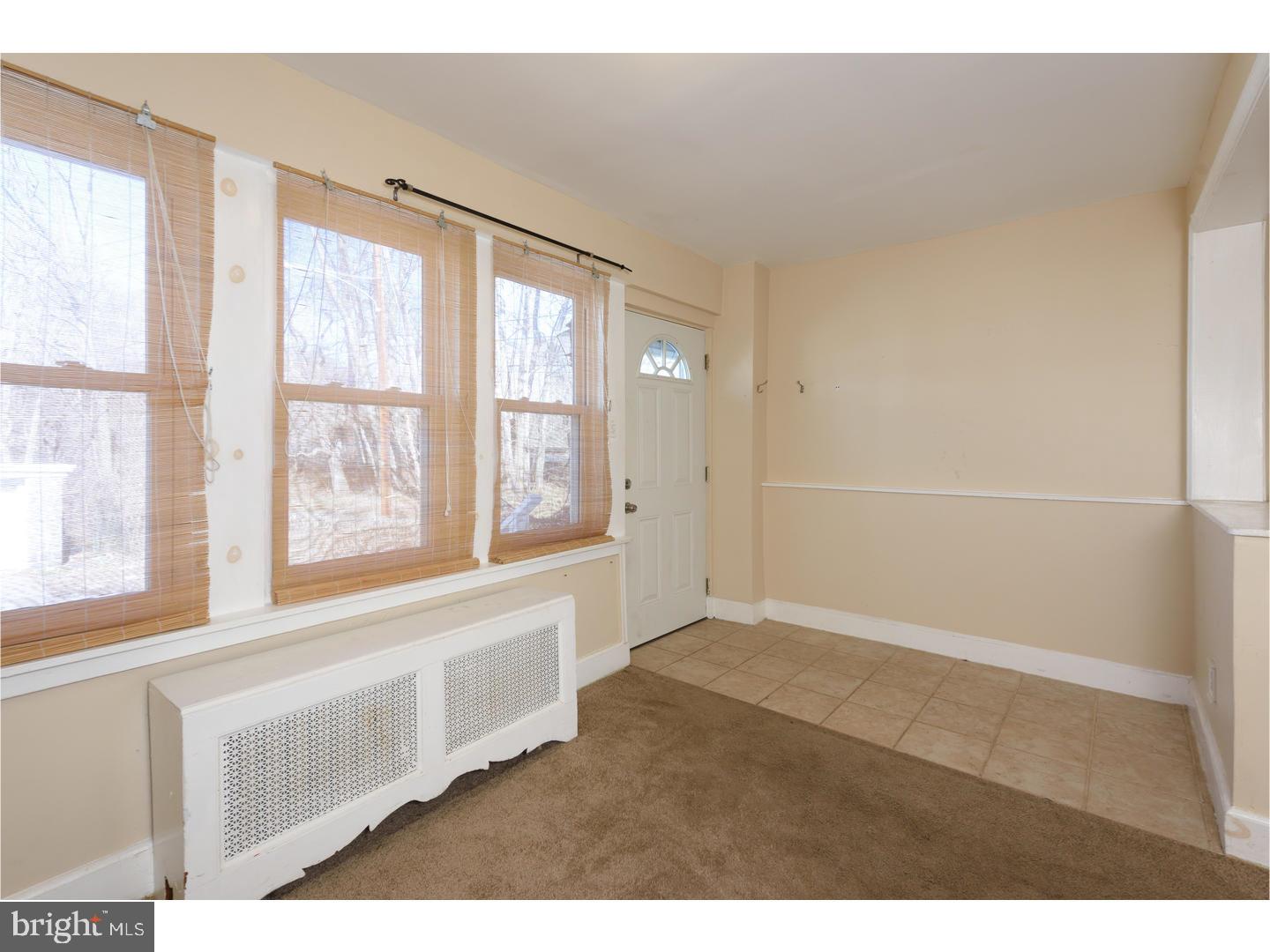 71 Sunshine Road Upper Darby, PA 19082 - Photo 6 of 25