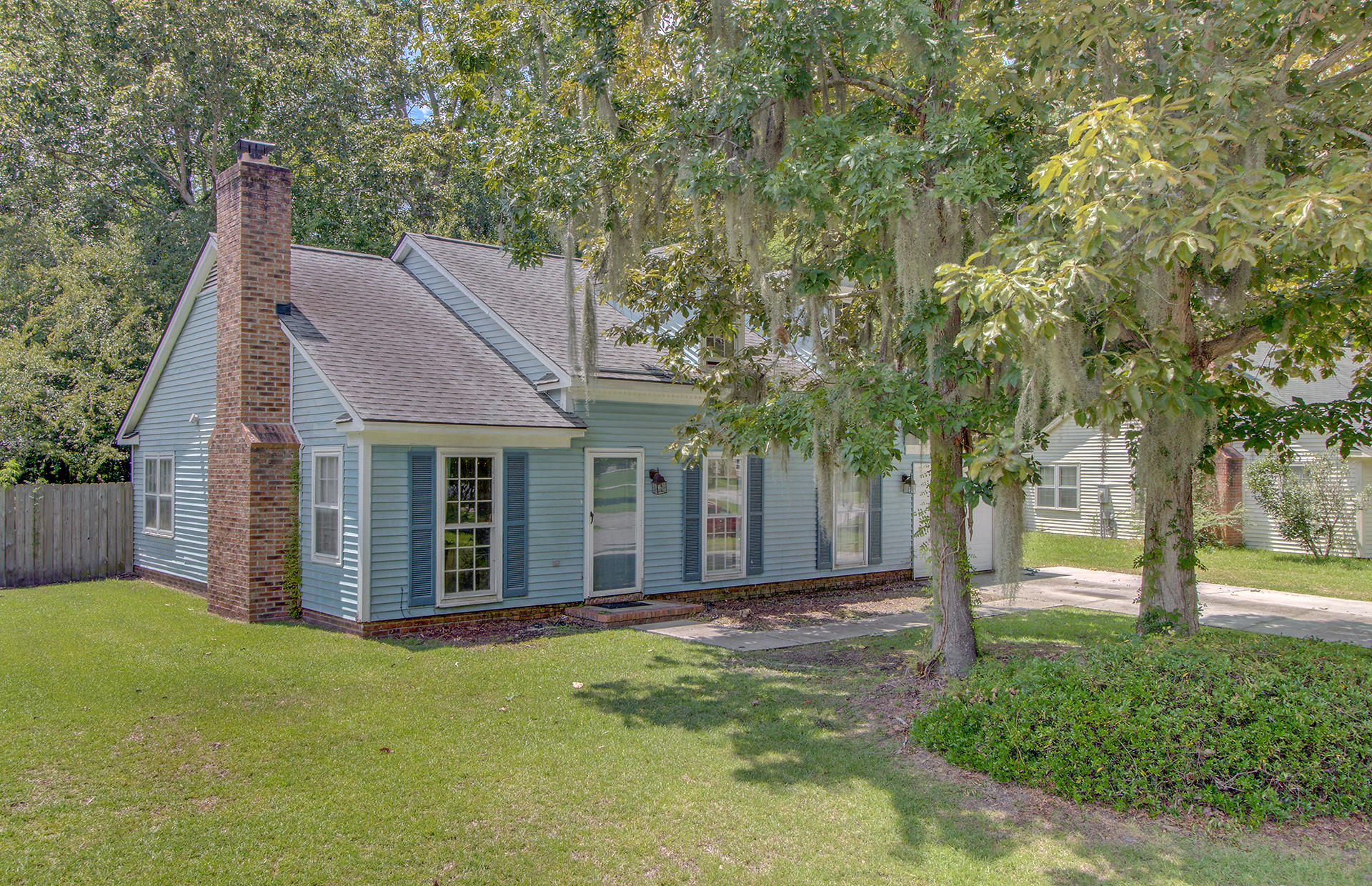 302 Hamlet Road Summerville, SC 29485 - Photo 3 of 23 3