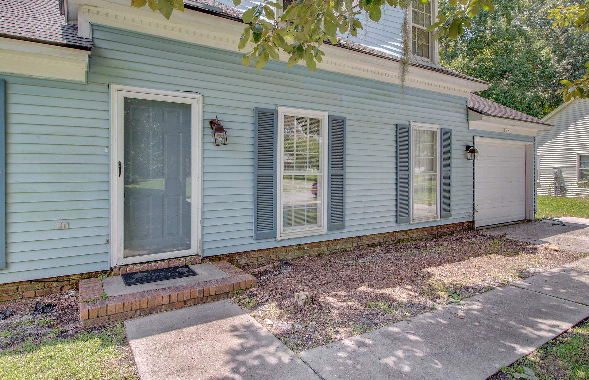 302 Hamlet Road Summerville, SC 29485 - Photo 4 of 23 4