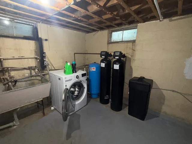 a view of a storage & utility room