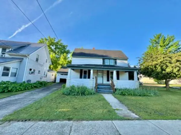 $145,900 | 221 West Center Street, Alma, MI 48801