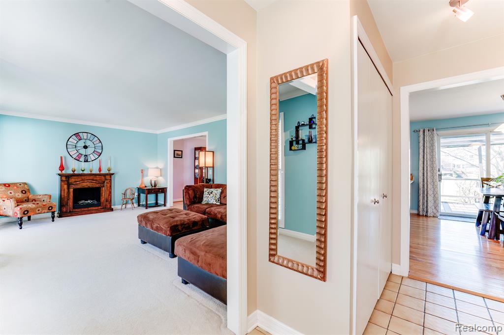 731 Dunedin Drive Rochester Hills, MI 48309 - Photo 8 of 44