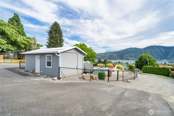 $899,000 | 117 Wells Avenue, Manson, WA 98831