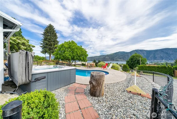 $899,000 | 117 Wells Avenue, Manson, WA 98831