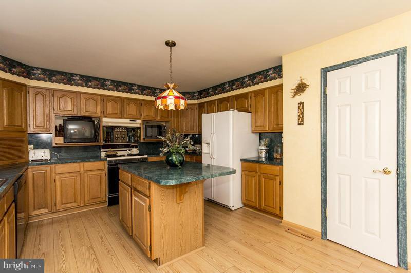 2519 Perring Woods Road Baltimore, MD 21234 - Photo 13 of 29 Kitchen