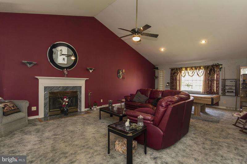2519 Perring Woods Road Baltimore, MD 21234 - Photo 17 of 29 Family Room