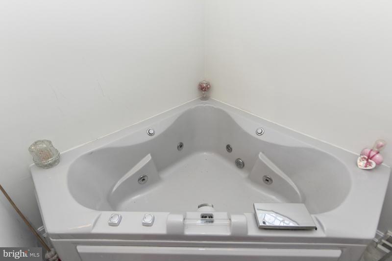 2519 Perring Woods Road Baltimore, MD 21234 - Photo 26 of 29 Bath (Master)