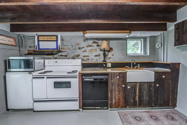 $499,900 | 952 Naked Mountain Lane, Shipman, VA 22971
