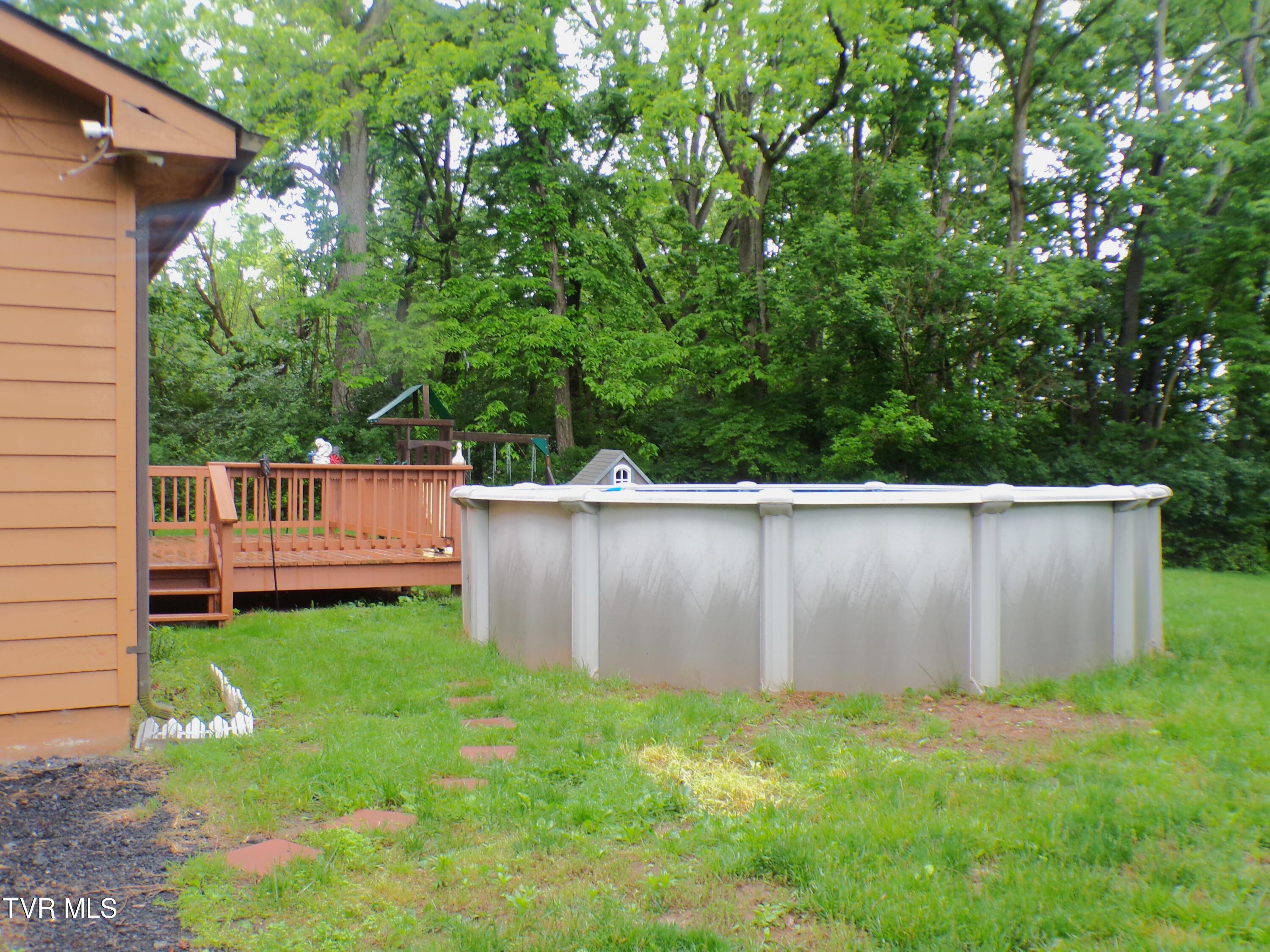 1218 Browntown Road Boyce, VA 22620 - Photo 4 of 25 100_0313