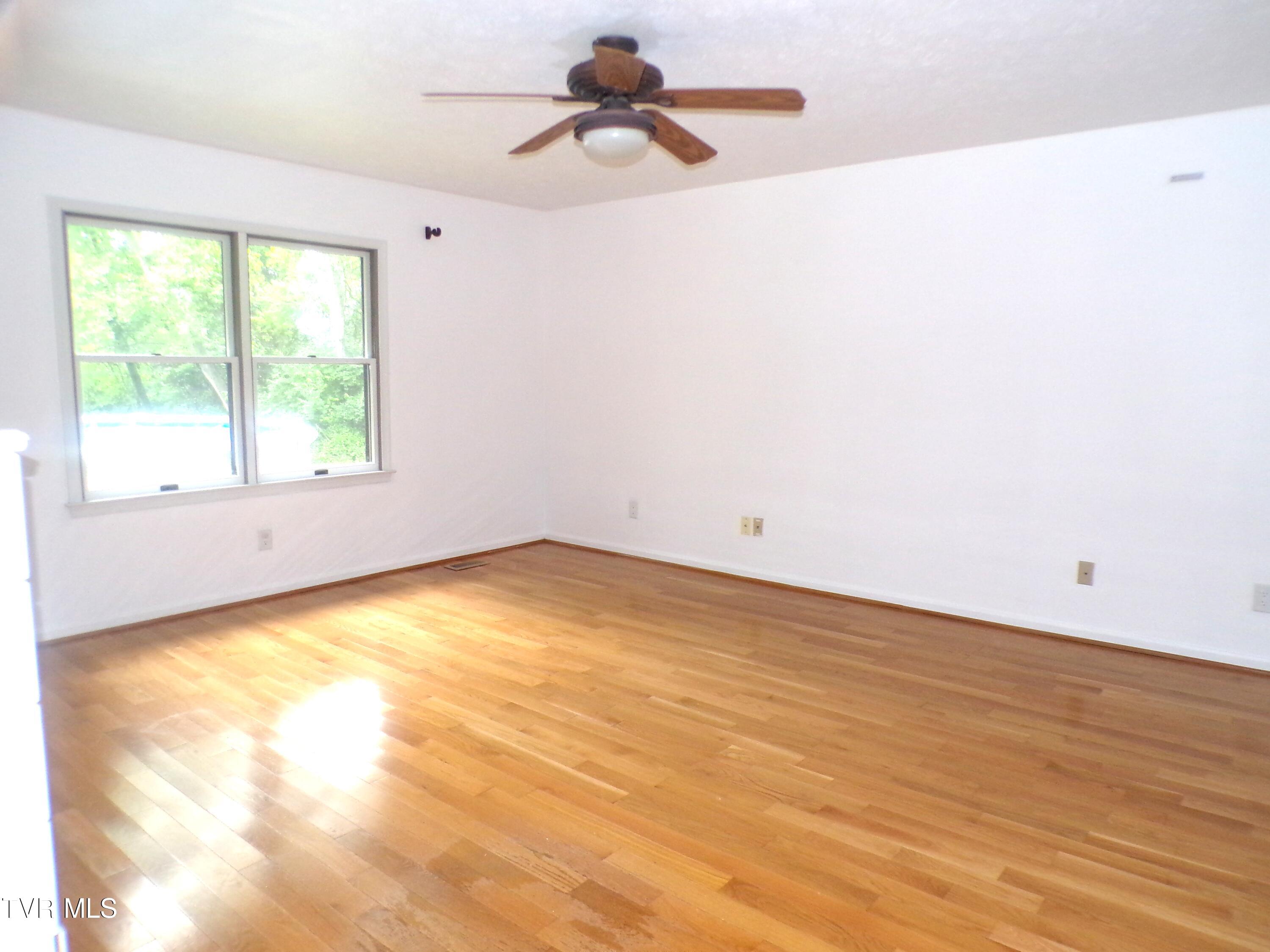 1218 Browntown Road Boyce, VA 22620 - Photo 8 of 25 100_0276