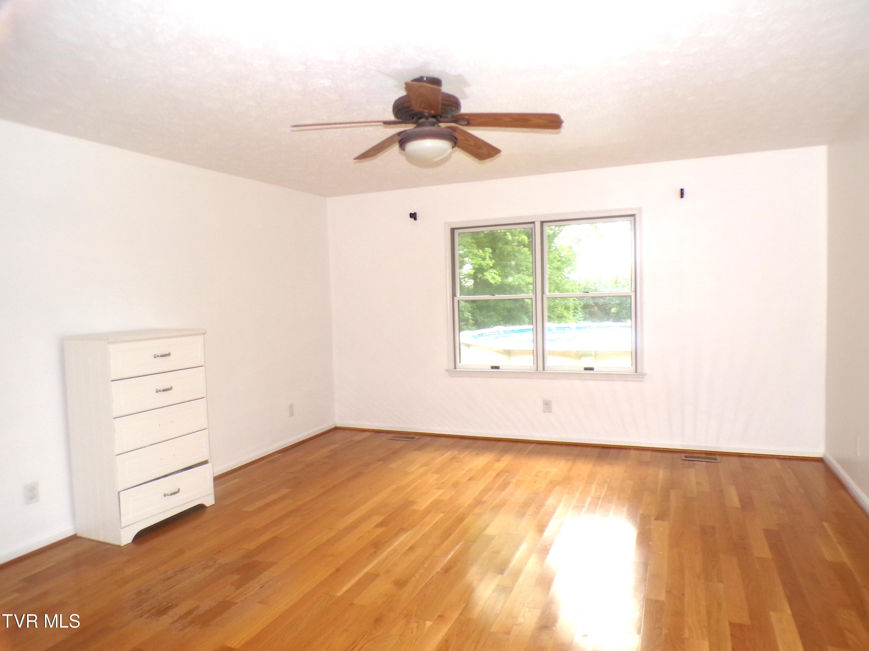 1218 Browntown Road Boyce, VA 22620 - Photo 9 of 25 100_0279