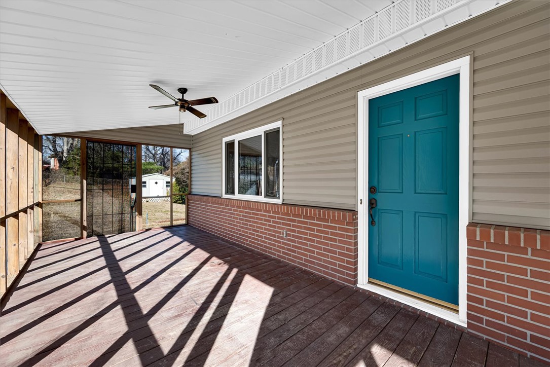 433 Pineview Drive Pickens, SC 29671 - Photo 3 of 40