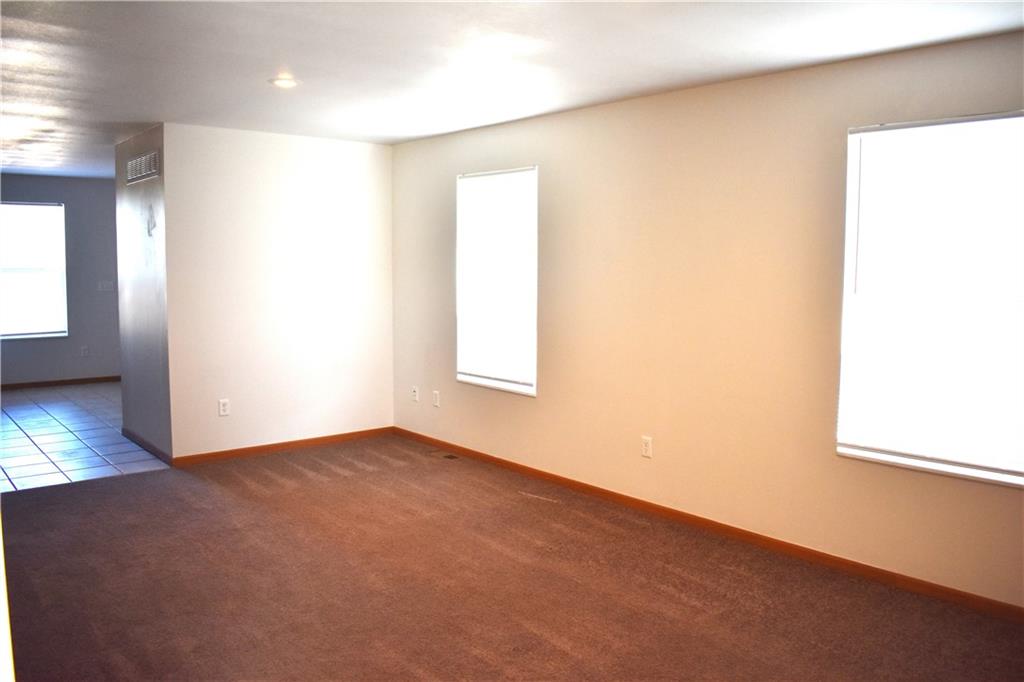11789 Ridgeway Drive St. Joseph, MO 64505 - Photo 3 of 22