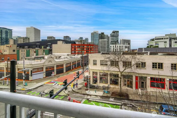 $389,950 | 303 East Pike Street, Unit 402, Seattle, WA 98122