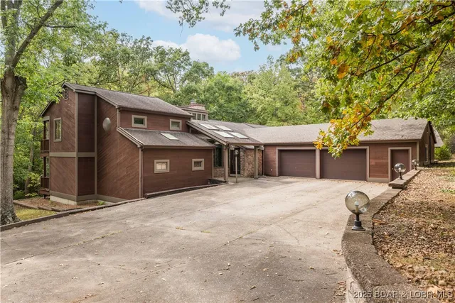 $799,900 | 1635 7 Hills Road, Jefferson City, MO 65101