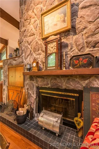 $799,900 | 1635 7 Hills Road, Jefferson City, MO 65101