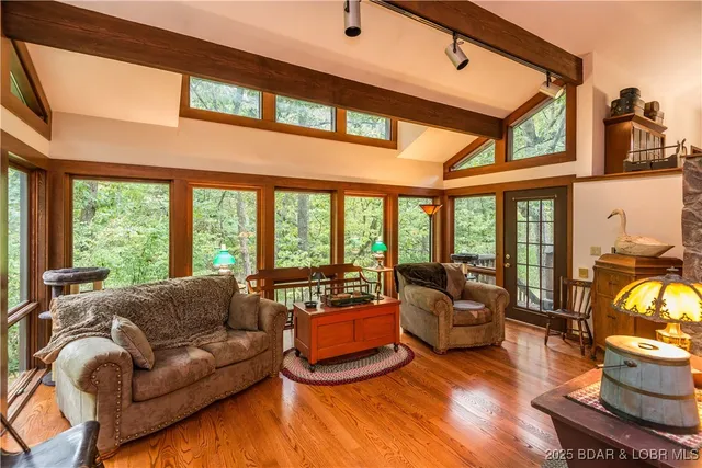 $799,900 | 1635 7 Hills Road, Jefferson City, MO 65101