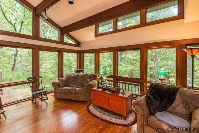 $799,900 | 1635 7 Hills Road, Jefferson City, MO 65101