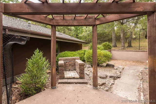 $799,900 | 1635 7 Hills Road, Jefferson City, MO 65101