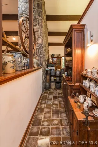 $799,900 | 1635 7 Hills Road, Jefferson City, MO 65101