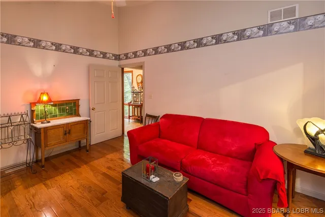 $799,900 | 1635 7 Hills Road, Jefferson City, MO 65101