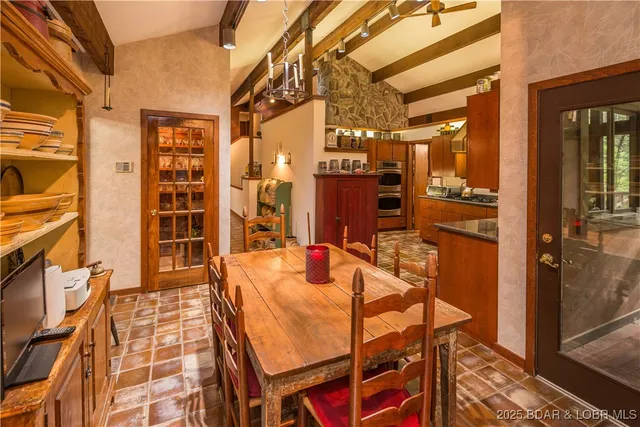 $799,900 | 1635 7 Hills Road, Jefferson City, MO 65101