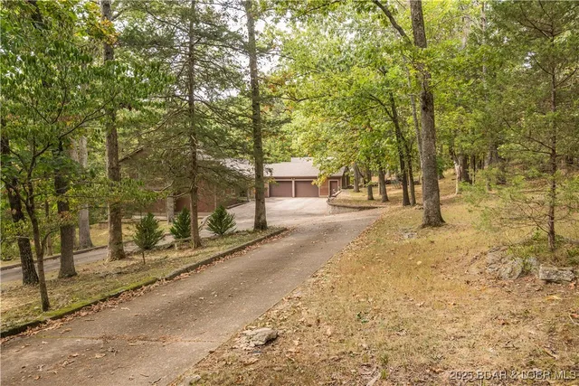 $799,900 | 1635 7 Hills Road, Jefferson City, MO 65101