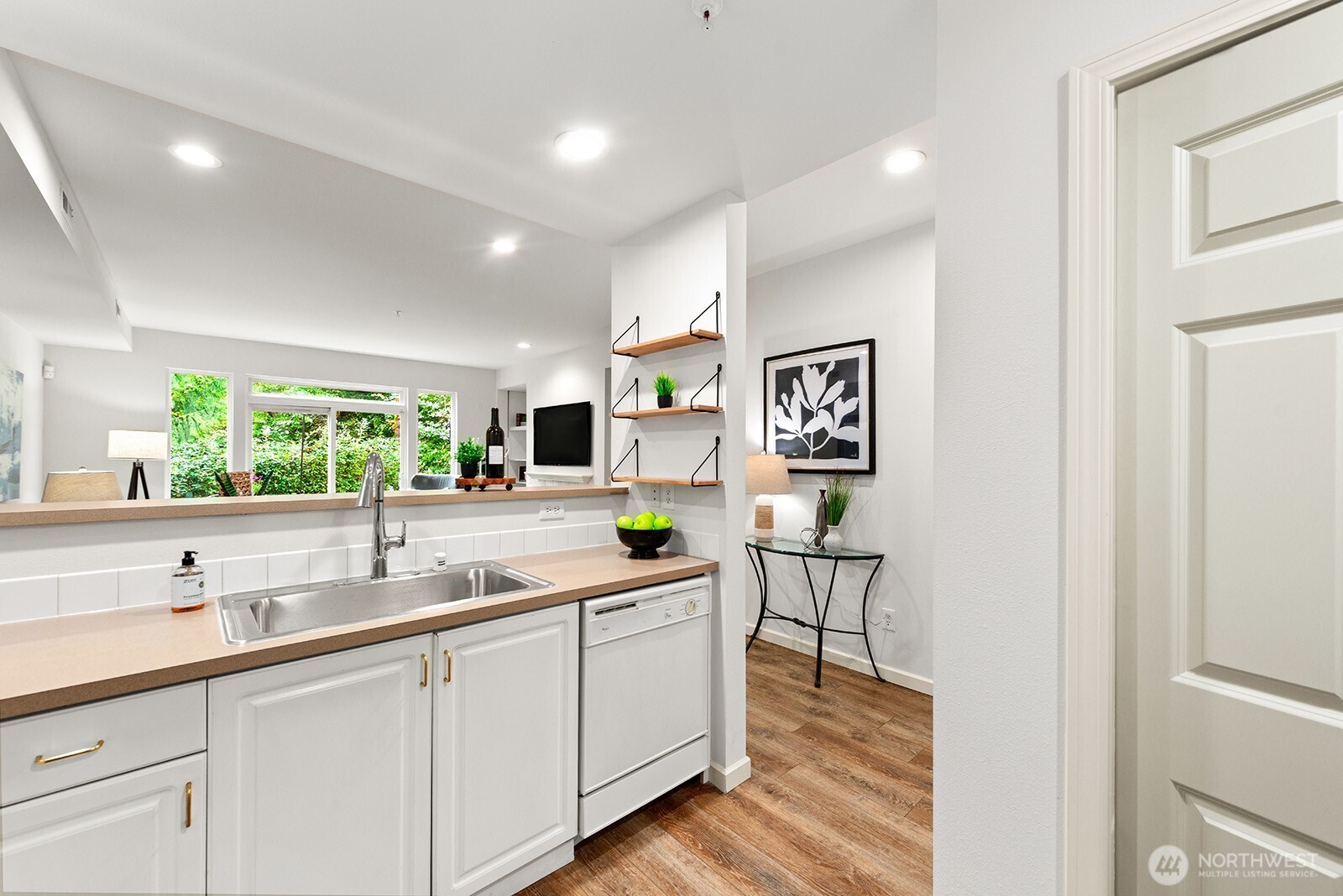 21616 9th Avenue Southeast, Unit C105 Bothell, WA 98021 - Photo 16 of 33 Gallery Image 16