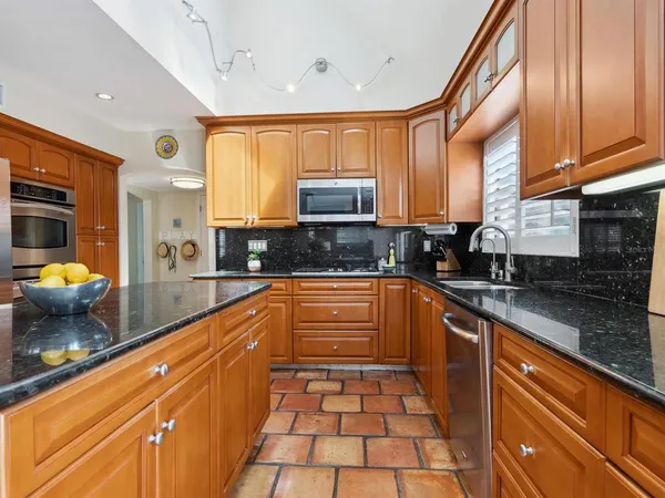 $949,000 | 3648 Beneva Oaks Boulevard, Sarasota, FL 34233