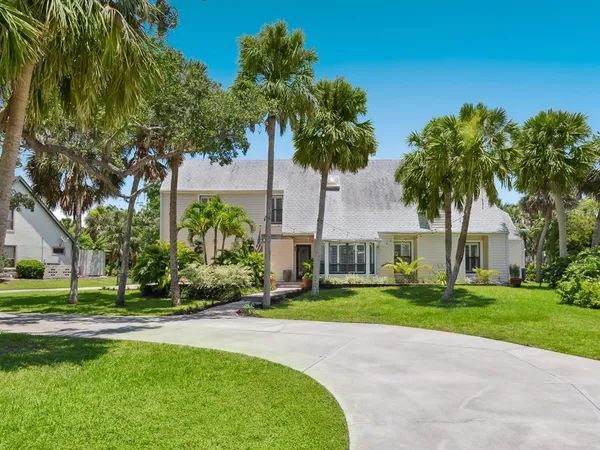 $949,000 | 3648 Beneva Oaks Boulevard, Sarasota, FL 34233