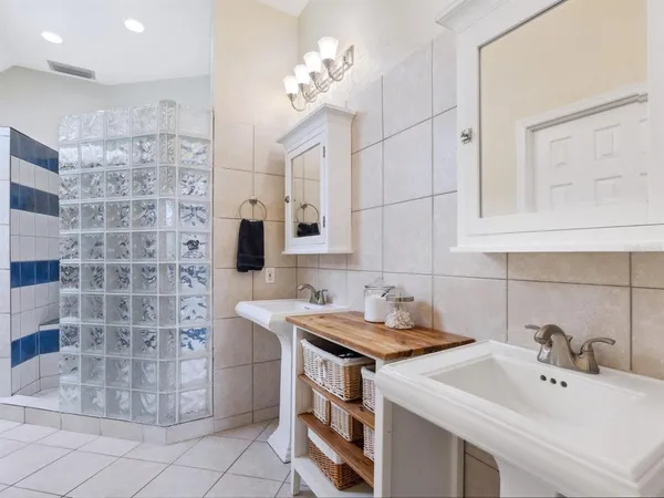$949,000 | 3648 Beneva Oaks Boulevard, Sarasota, FL 34233