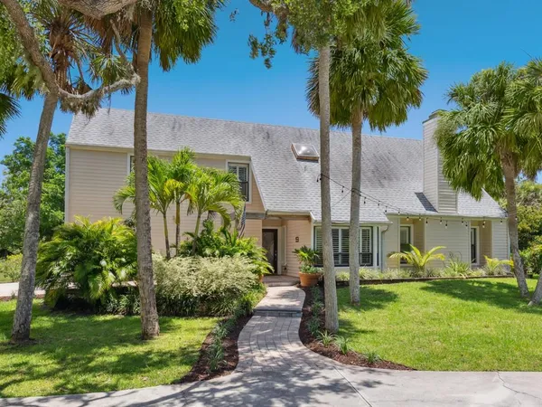 $949,000 | 3648 Beneva Oaks Boulevard, Sarasota, FL 34233
