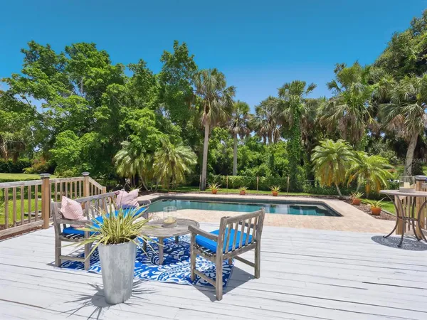 $949,000 | 3648 Beneva Oaks Boulevard, Sarasota, FL 34233