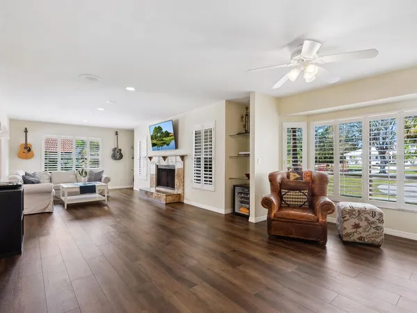 $949,000 | 3648 Beneva Oaks Boulevard, Sarasota, FL 34233
