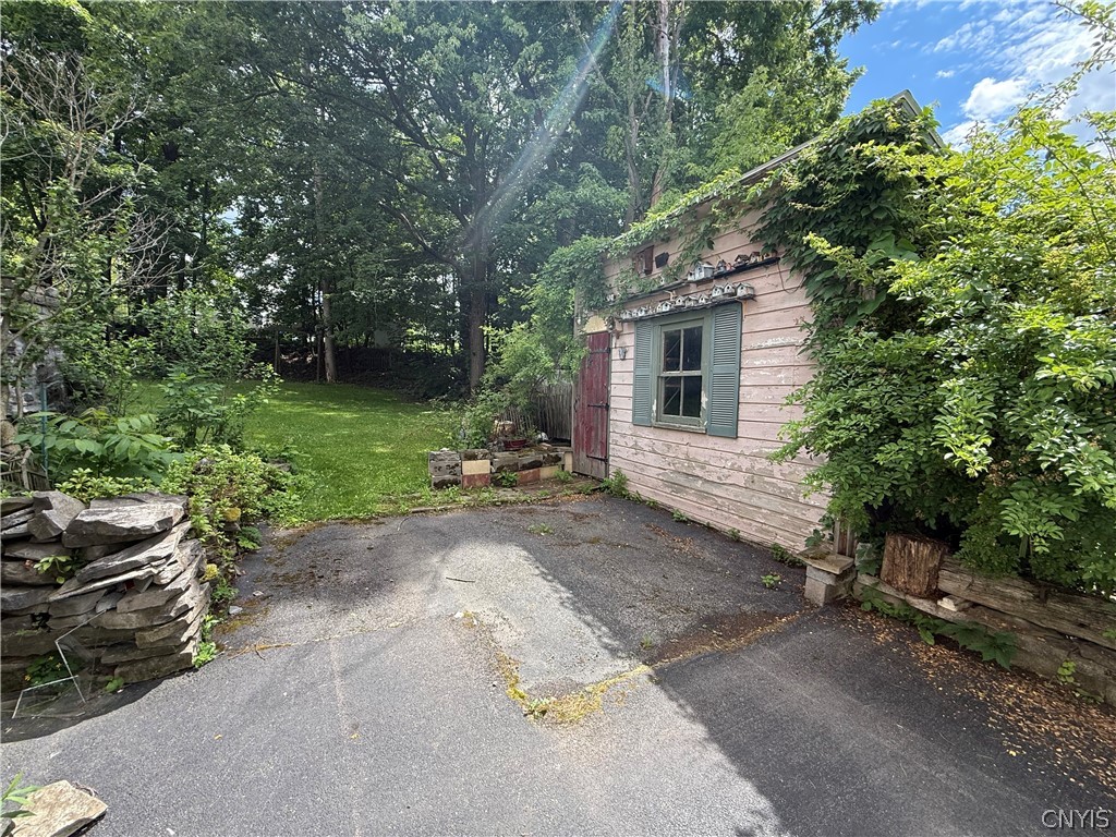 211 Center Street Manlius, NY 13066 - Photo 4 of 33