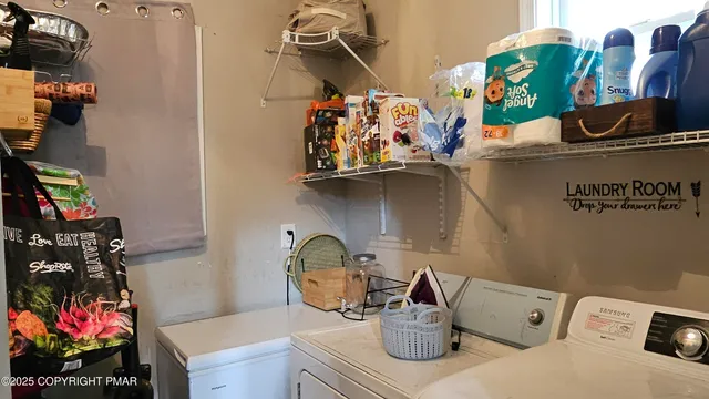 $225,000 | 492 Country Pl Drive, Tobyhanna, PA 18466