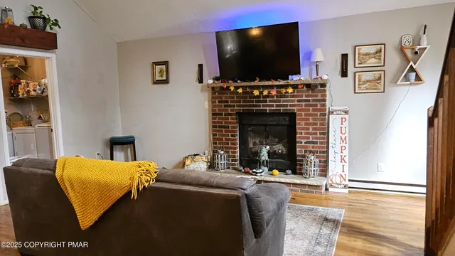 $225,000 | 492 Country Pl Drive, Tobyhanna, PA 18466